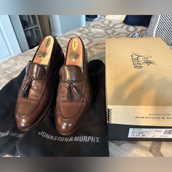Johnston & Murphy
Bryson tassel loafer tobacco dip dyed calfskin - Picture 4 of 10